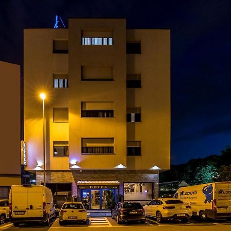 Piccolo Hotel Allamano Грульяско Экстерьер фото